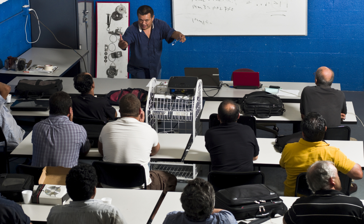 Picture of a training session for 10 people